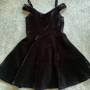 Black Velvet | Structured Sweetheart Mini Dress | Francesca's | M